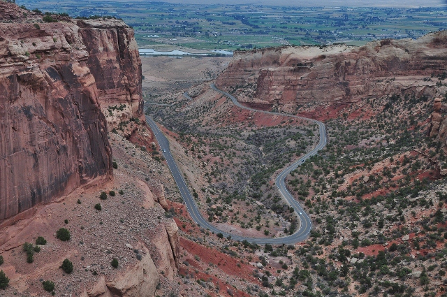 the Rock Rim Road as it leaves the western end of the park